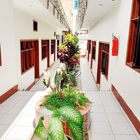 Tengana Hospedaje Y Tours Tarapoto Exteriör bild